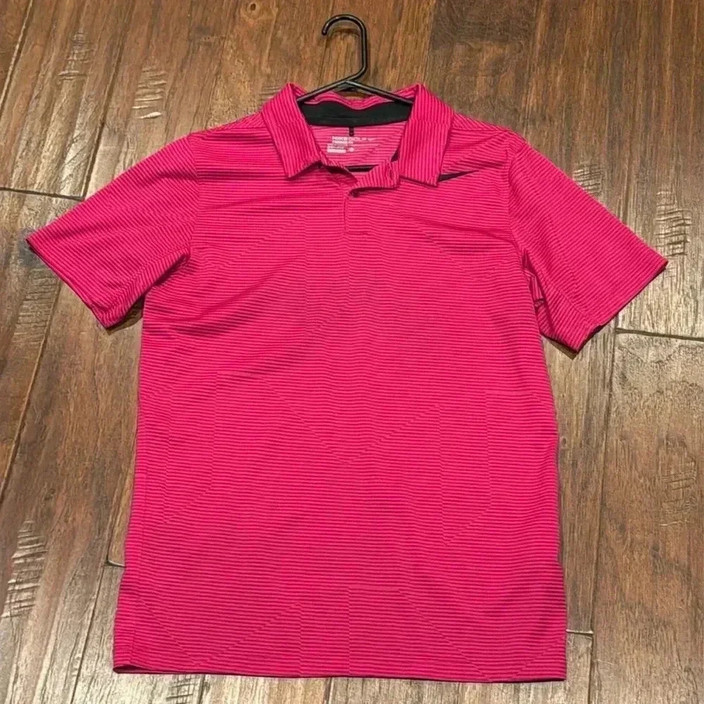 CM🩷 Small NIKE Gold Standard Fit in Striped Pink